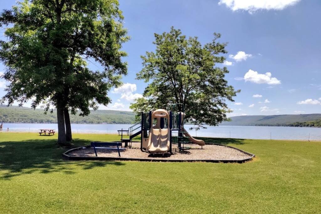 The Modern Forge Ny, Honeoye Lake Luaran gambar
