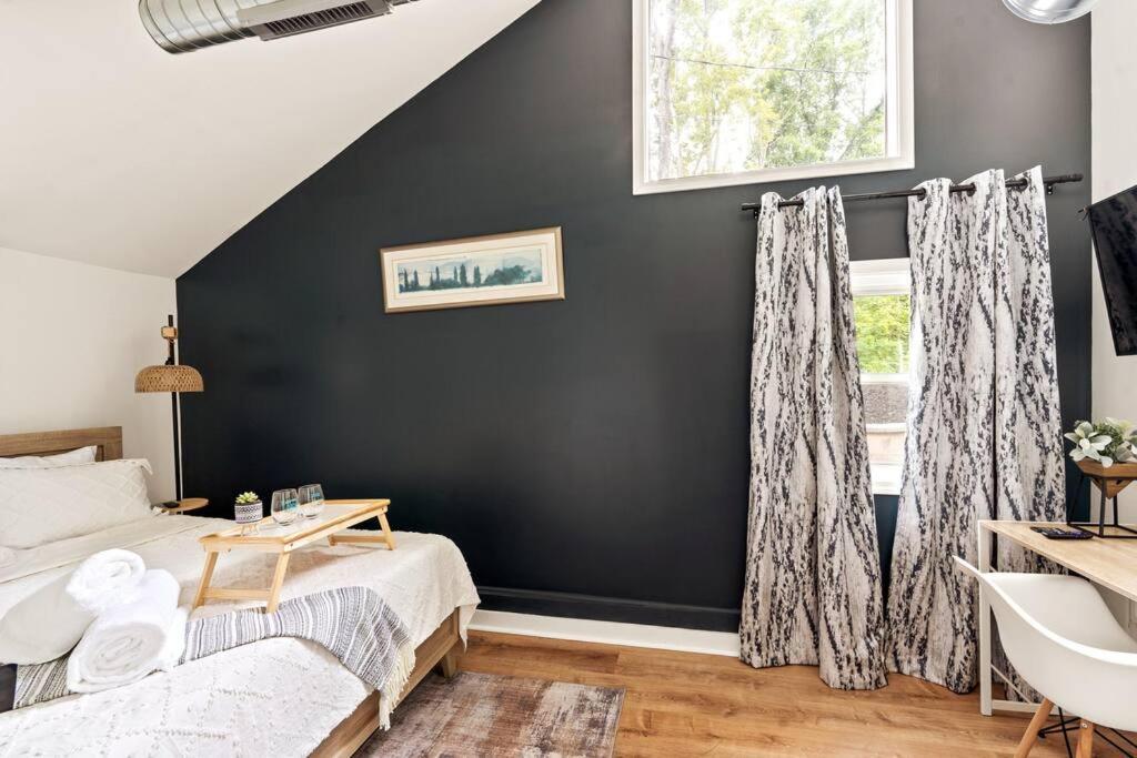 The Modern Forge Ny, Honeoye Lake Luaran gambar