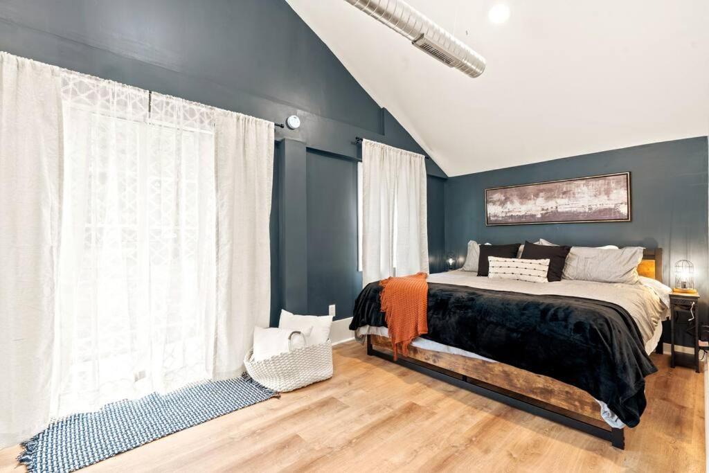 The Modern Forge Ny, Honeoye Lake Luaran gambar
